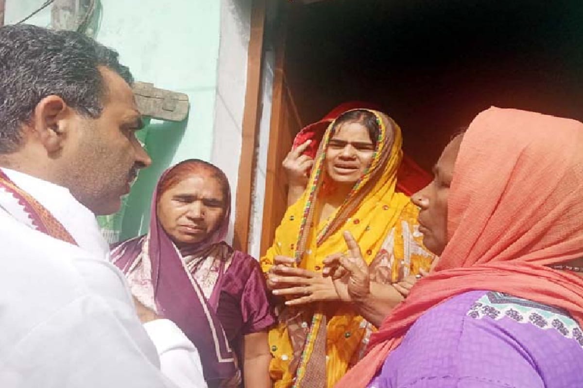 Minister Sanjeev Baliyan assures the victim family to get justice in the suicide case
