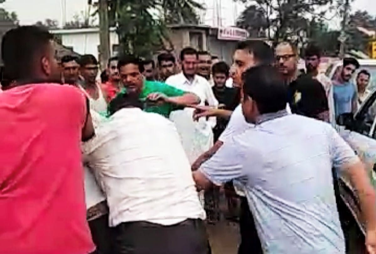 charas Smugglers attacked on police team in mandi himachal pradesh DSP Vigilance Injured