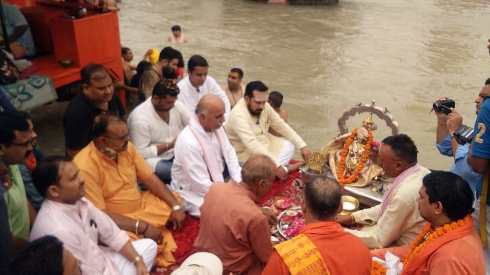Praveen togadia Arrives Haridwar for Attend Hindu workers seminar