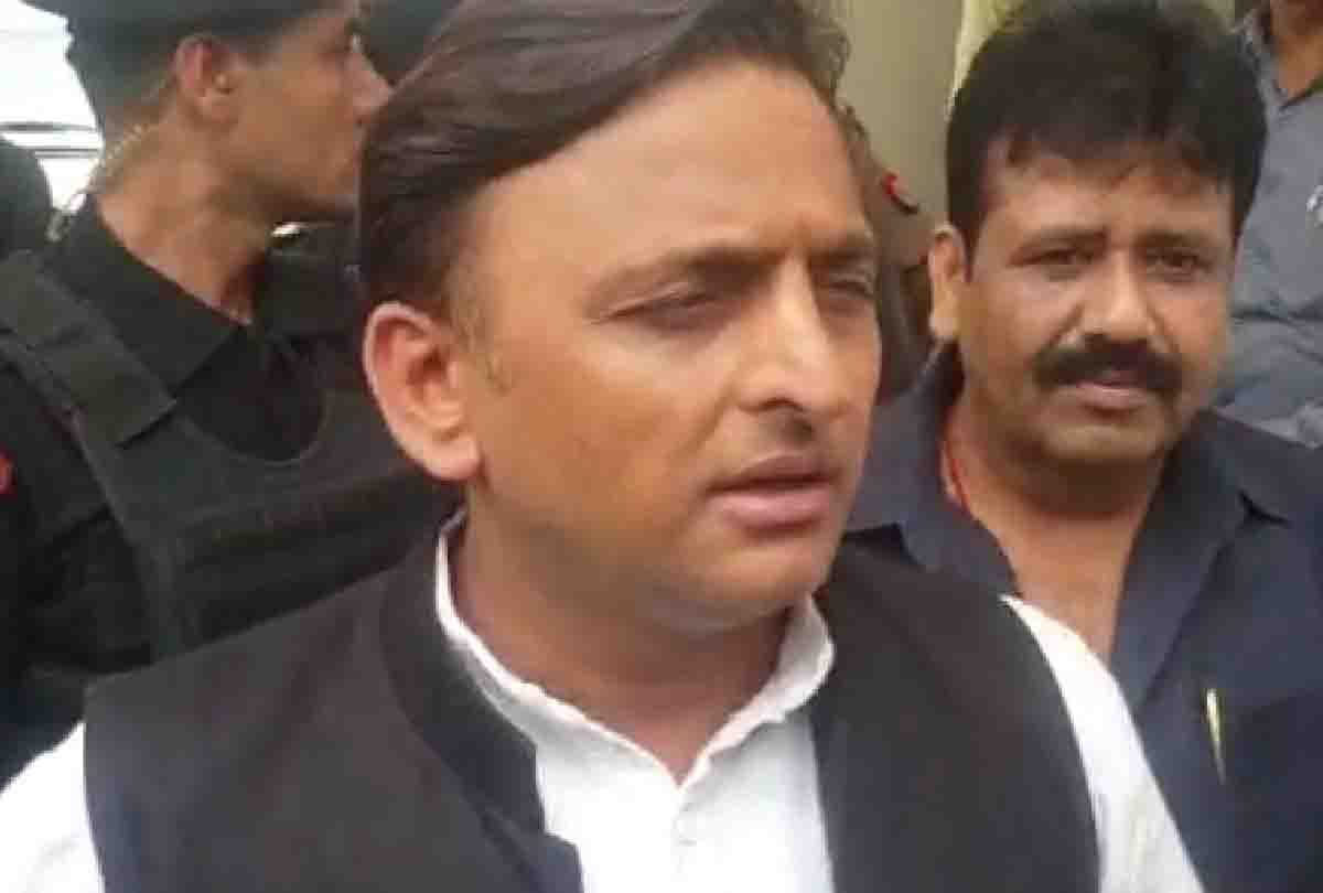 akhilesh yadav attacks on pm modi and mayawati