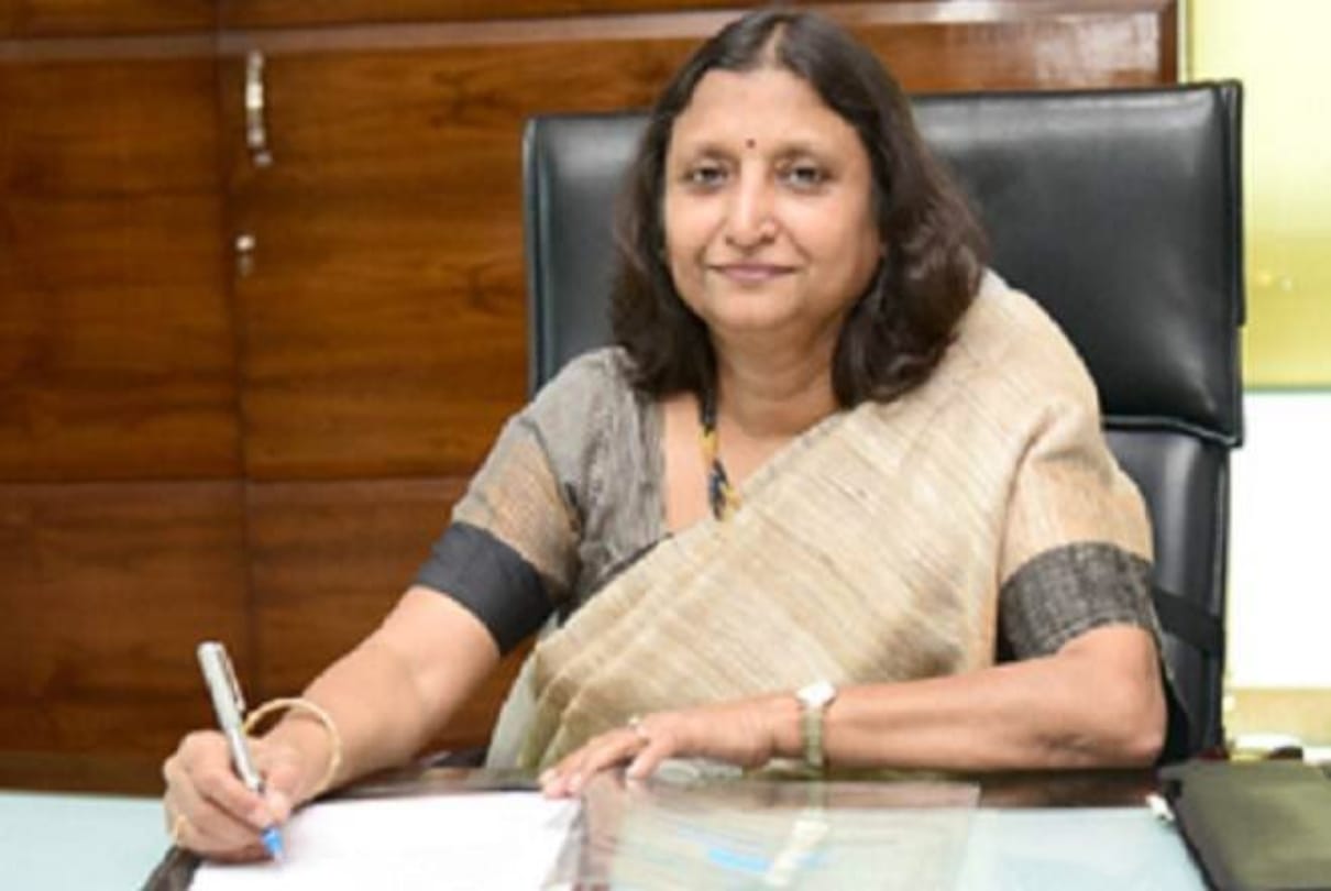 know about md and cfo anshula kant education