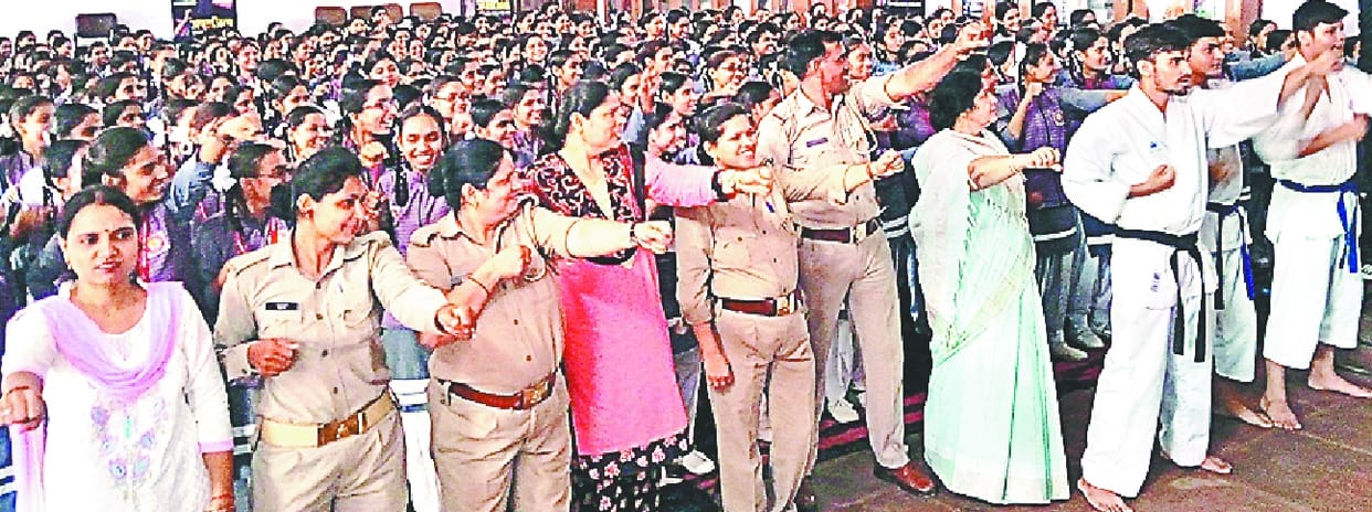 Girls help to become Power Angle Police help