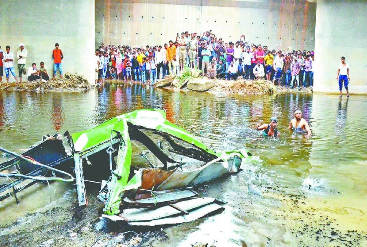 police will honor to Nihal Singh on republic day for save life of 20 Passengers In bus accident agra
