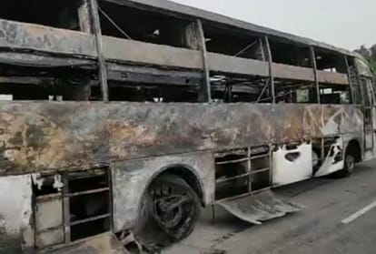 Bus caught fire in Pipli area of Kurukshetra Of Haryana