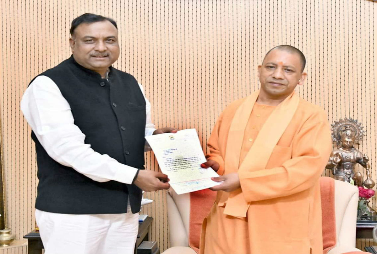 agra mayor naveen jain meet cm yogi adityanath