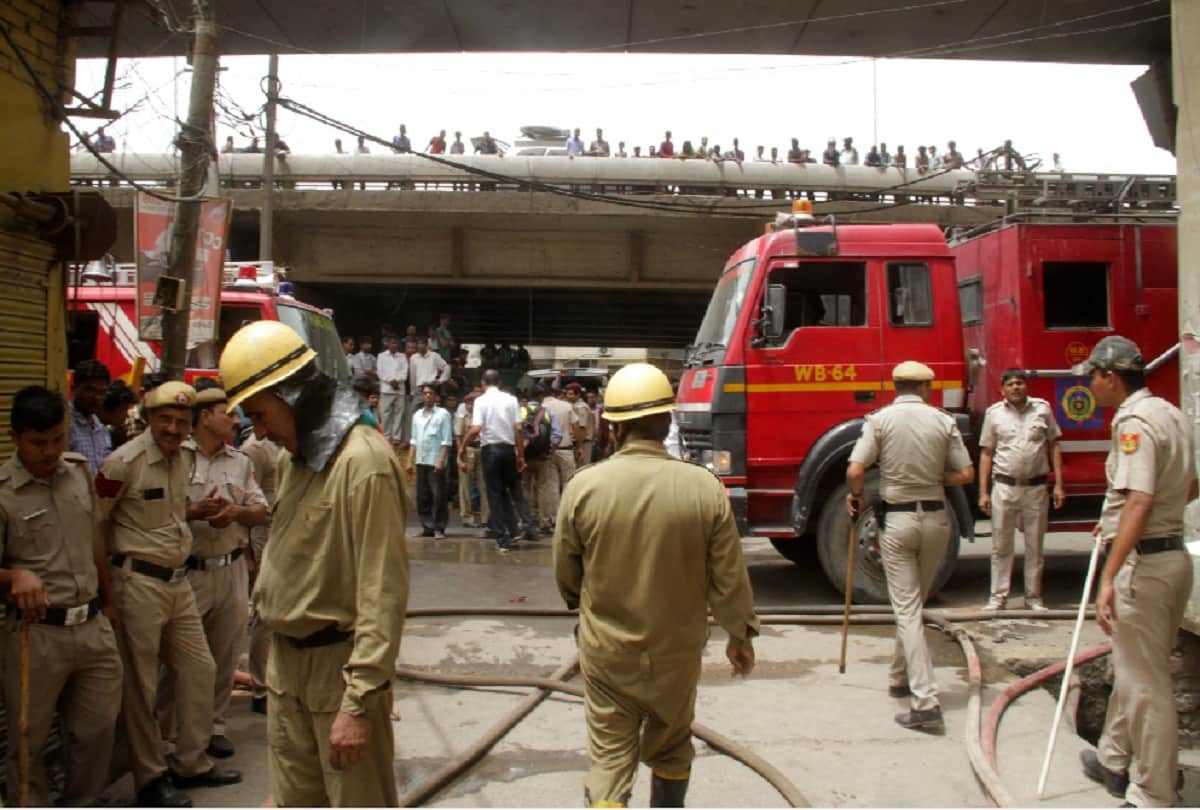 No safety equipment in the factory at jhilmil