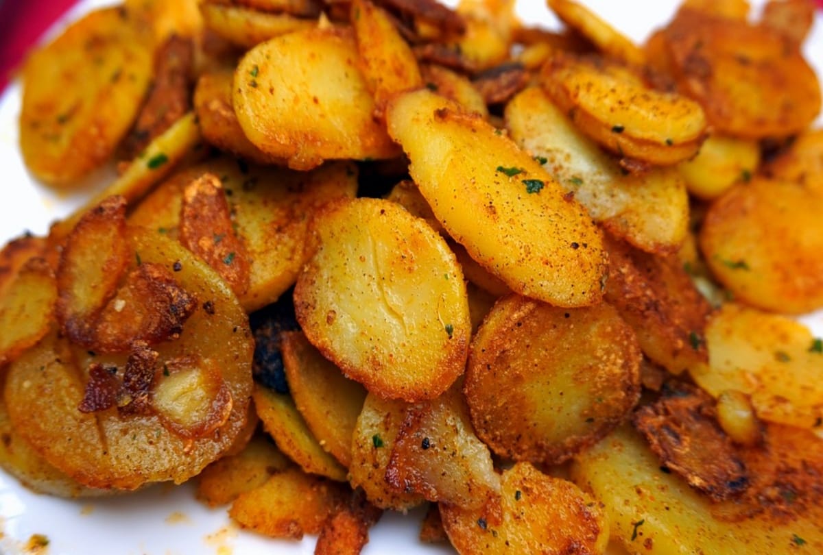 foods you should avoid eating while travelling