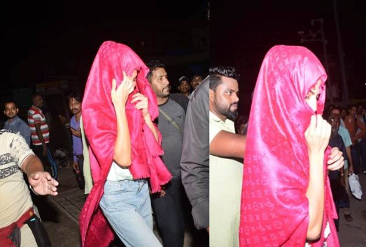 Jacqueline Fernandez VIP boat capsized, hide her face in public area of Mumbai