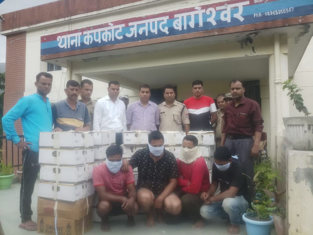 77 bottles of liquor from three vehicles caught