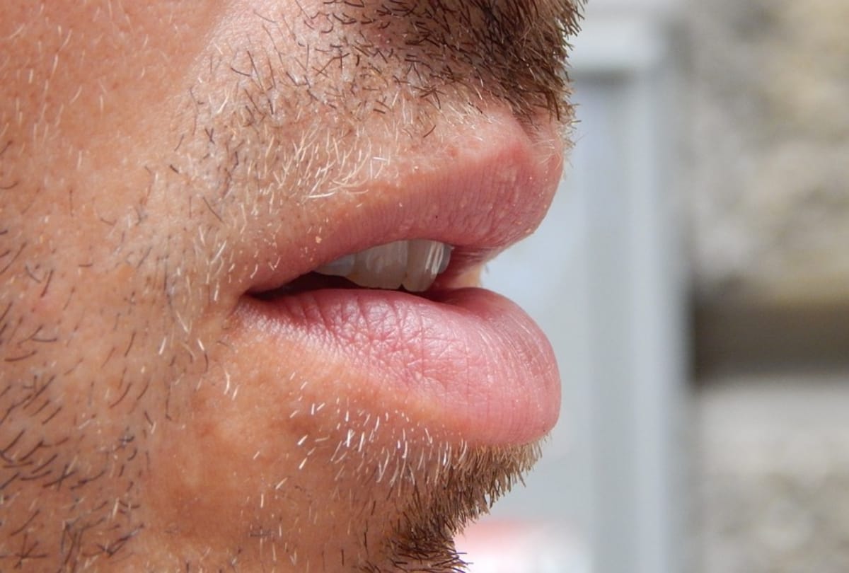 5 products men should always keep in bag