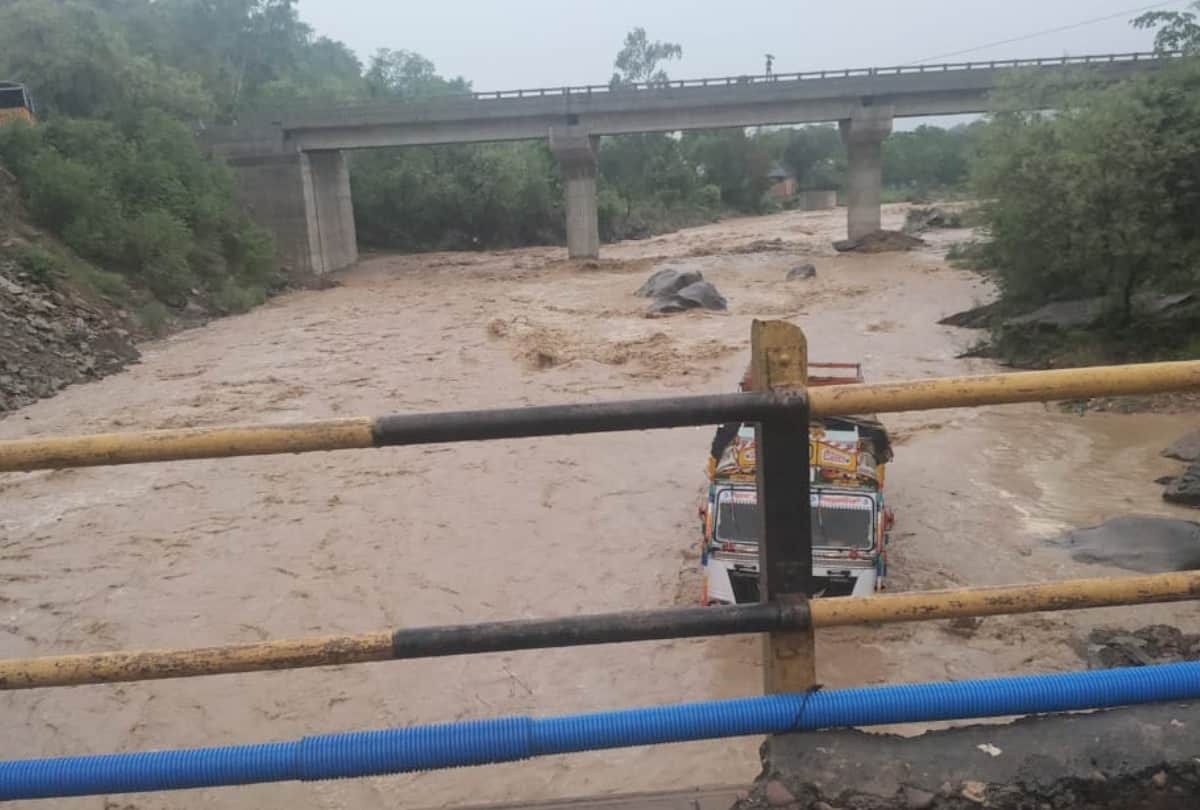 heavy rain in himachal pradesh next two days alert by IMD shimla