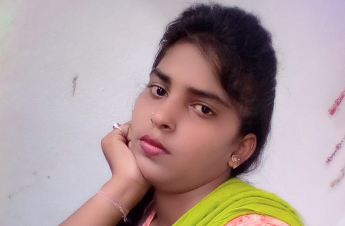 DLW helper wife hang herself in varanasi