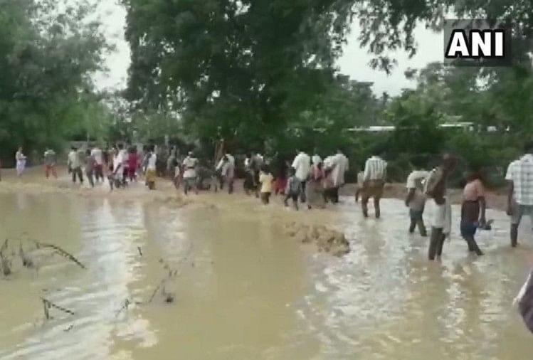 Floods In Bihar 130 Deaths So Far In Assam Water Level Falling In Assam Amar Ujala Hindi