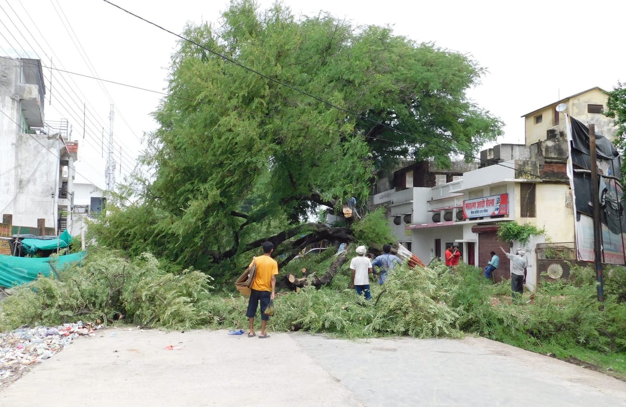 9 injured in heavy strom