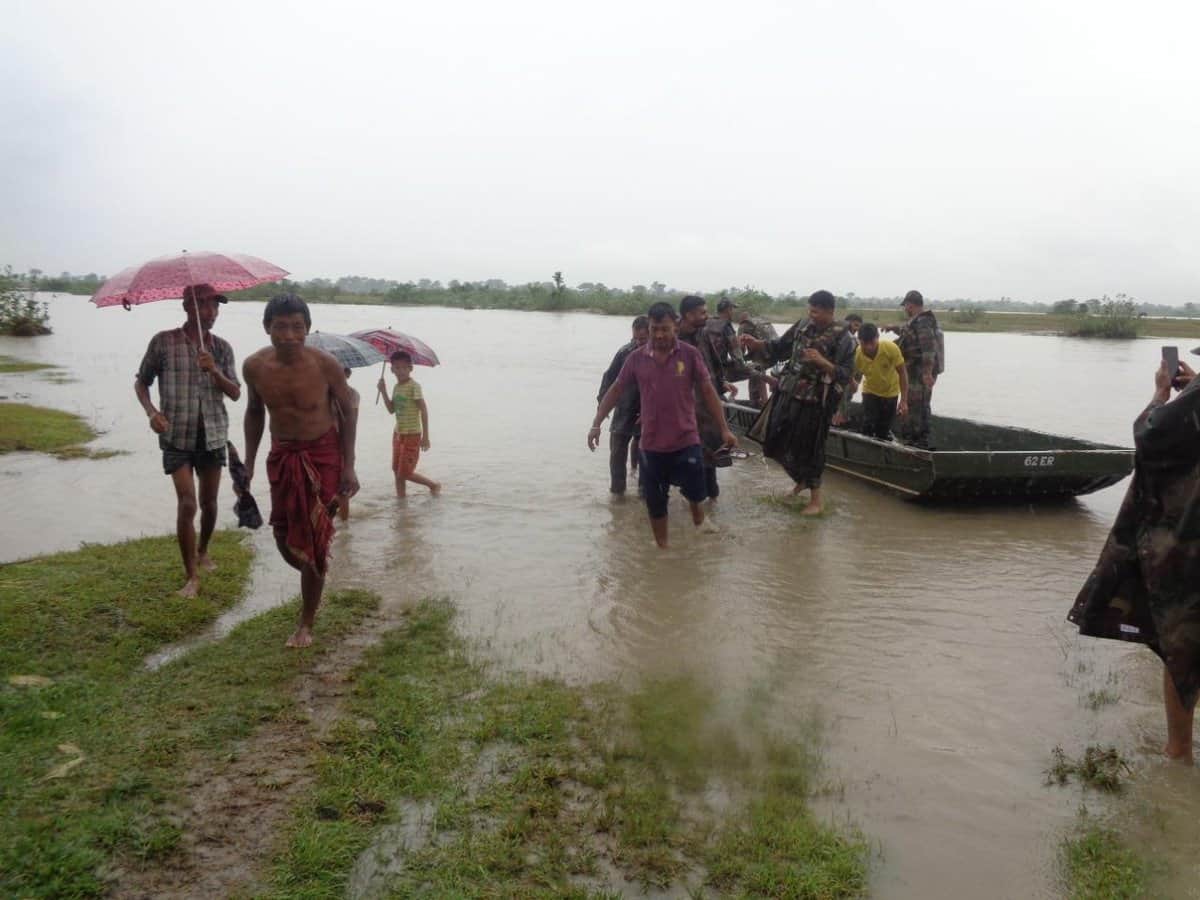 akshay kumar donated 2 crore priyanka chopra appeal to cm relief fund for assam floods and kaziranga