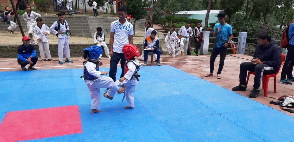 The players in the inter-schooling Taekwondo showed off