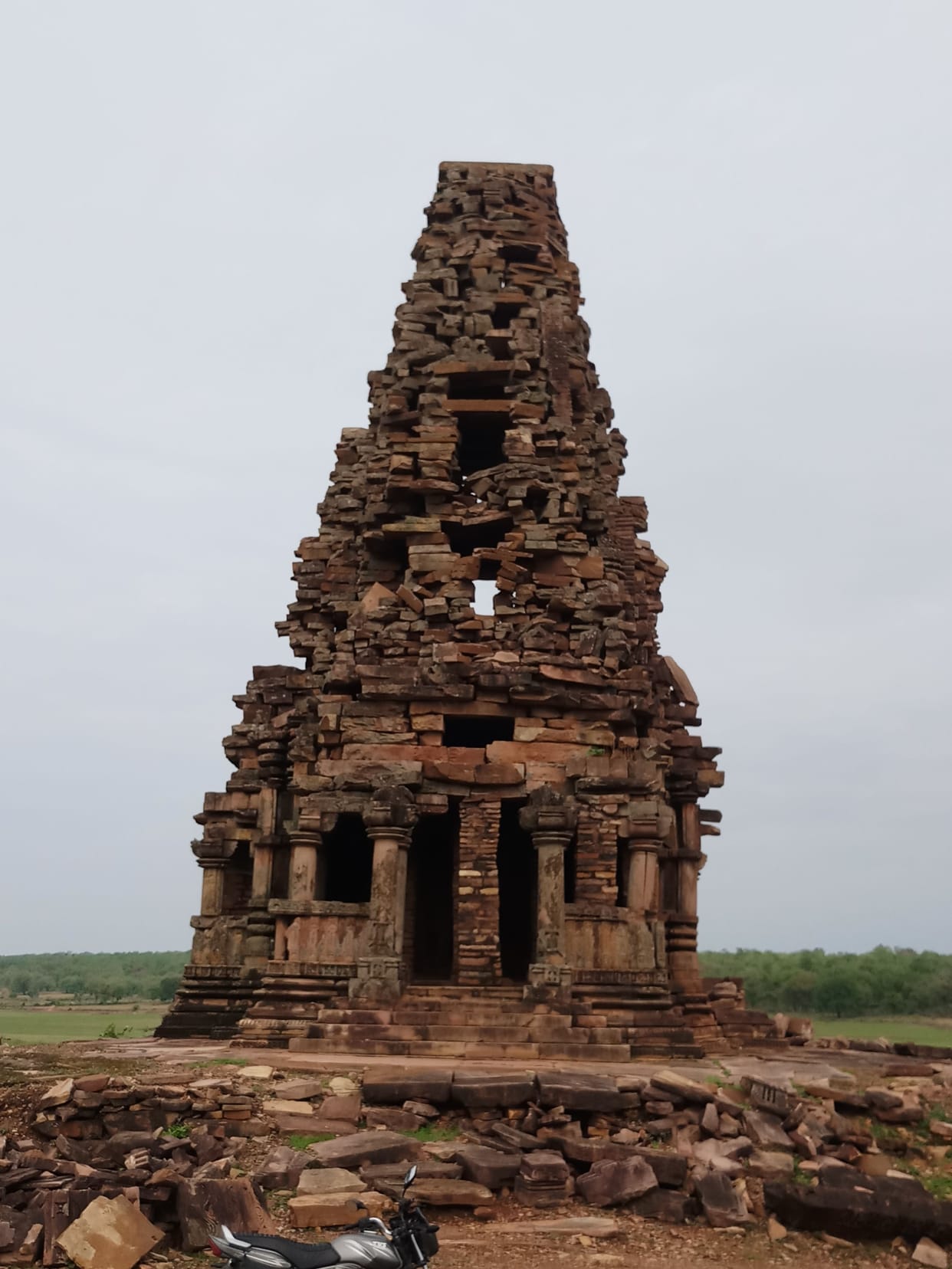 ancient dudhai temples in worse condition