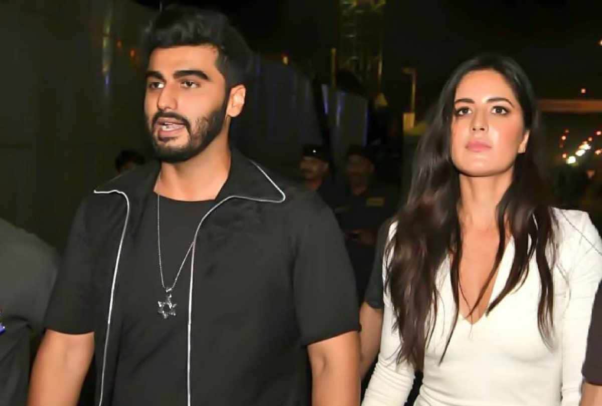 arjun kapoor comment on katrina kaif beach photo