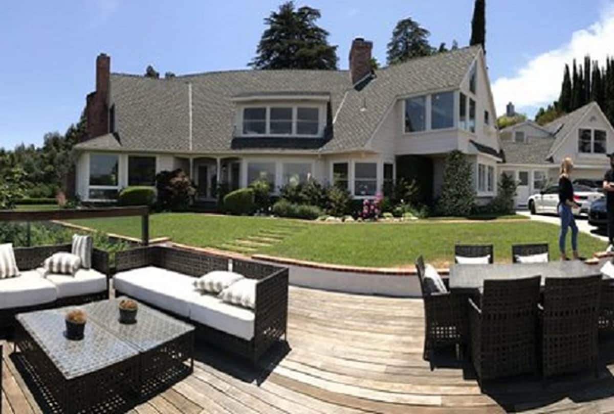 Sunny Leone massive bungalow in Los Angeles us