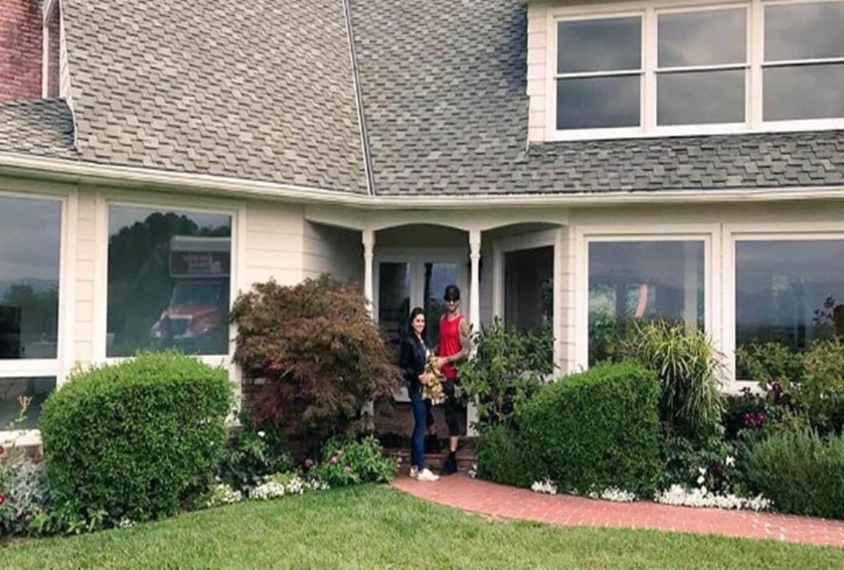 Sunny Leone massive bungalow in Los Angeles us