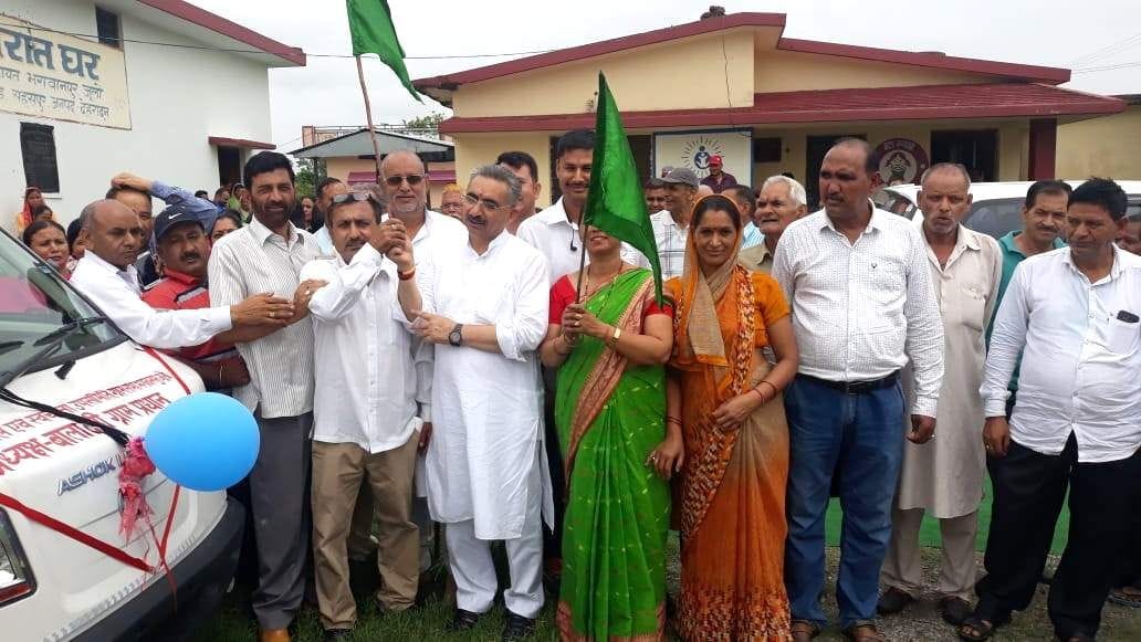 Dehradun mayor inaugurated dustbin in Jolo Bhagwanpur