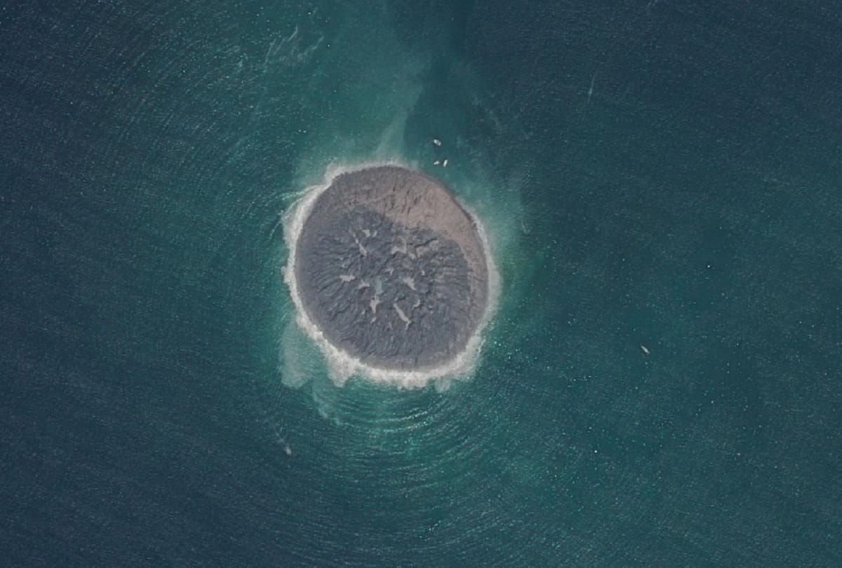 Zalzala Koh Pakistan Island Disappears suddenly near the city of Gwadar