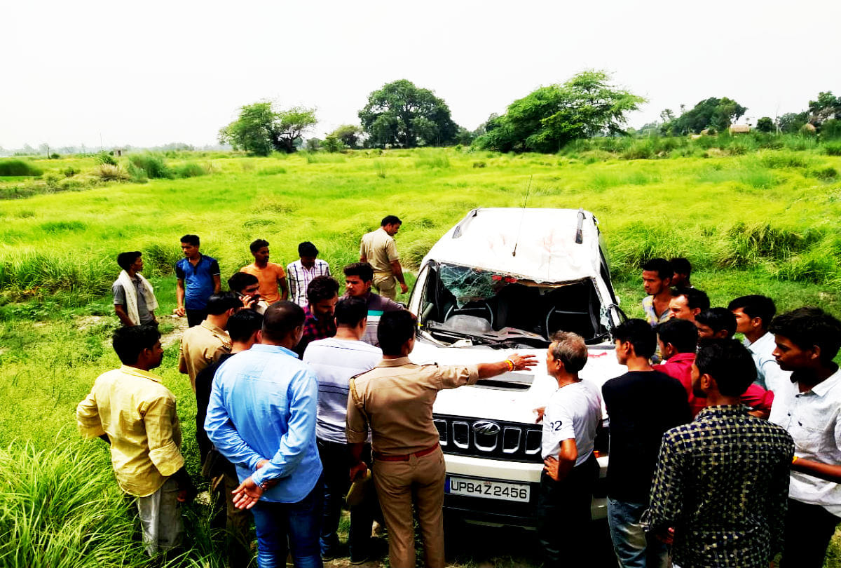 husband wife dies in road accident in mainpuri