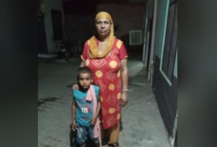 60 Year Old Aged Woman Saved Her Grandson From Kidnapper