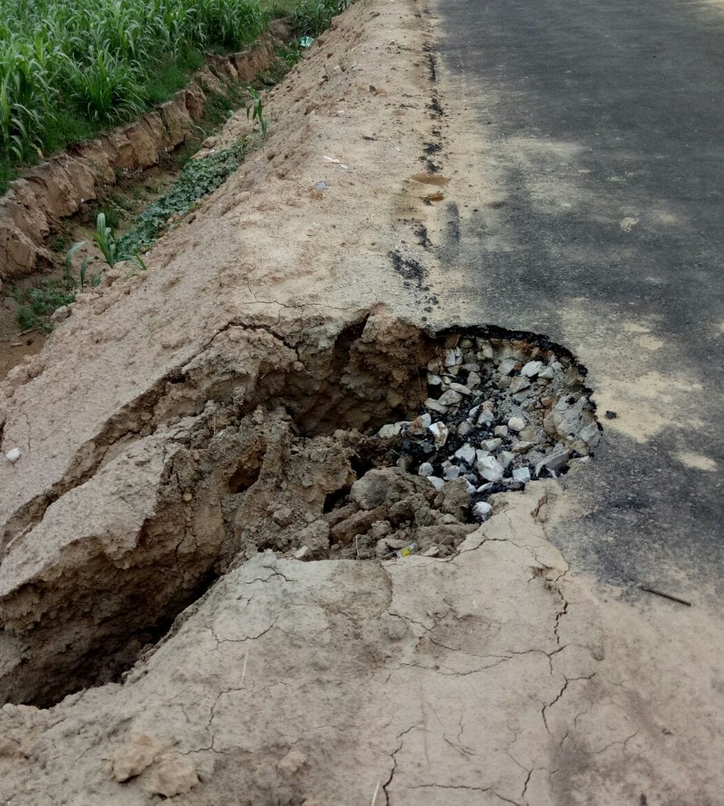 the road cracked in two months