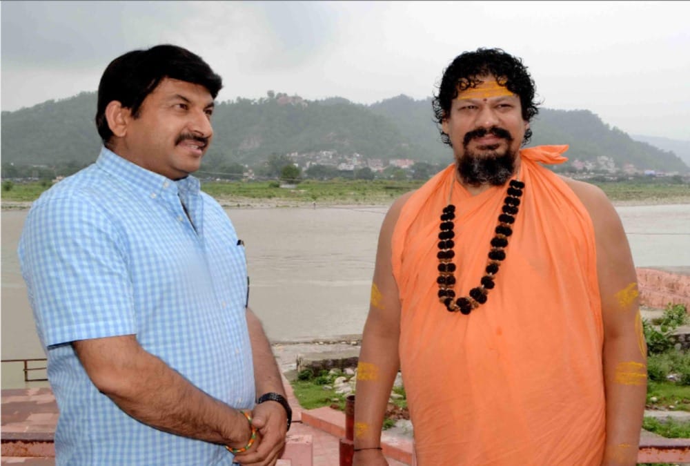 Manoj tiwari arrives haridwar before Guru Purnima 2019