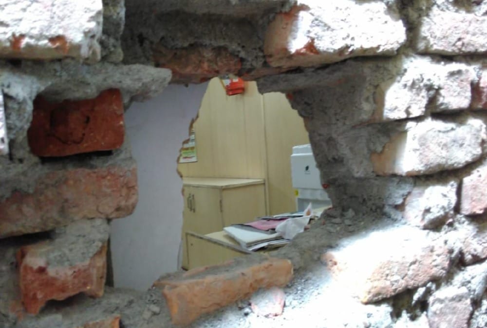 Thief Broke Punjab National Bank wall and stolen udham singh nagar cctv dvr