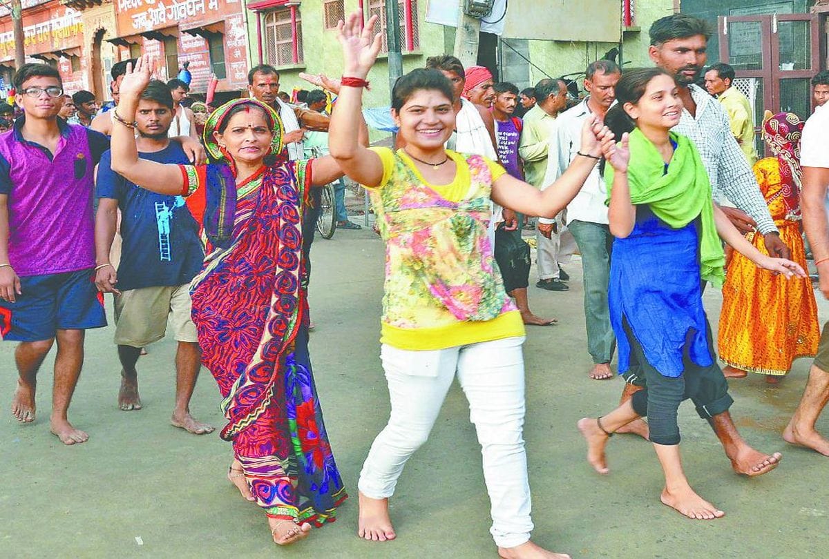 Guru Purnima 2019 govardhan parikrama in mudia mela