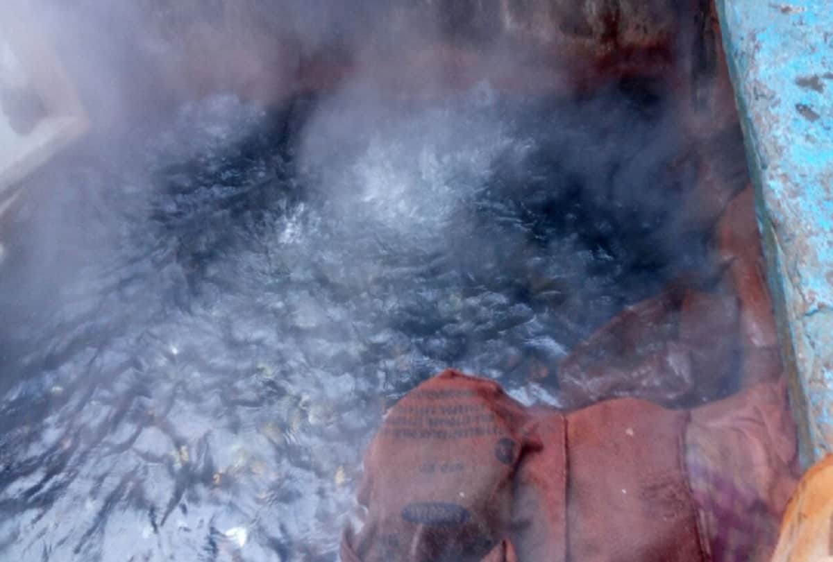 Mysterious kund dalahi where water climbs up on clapping