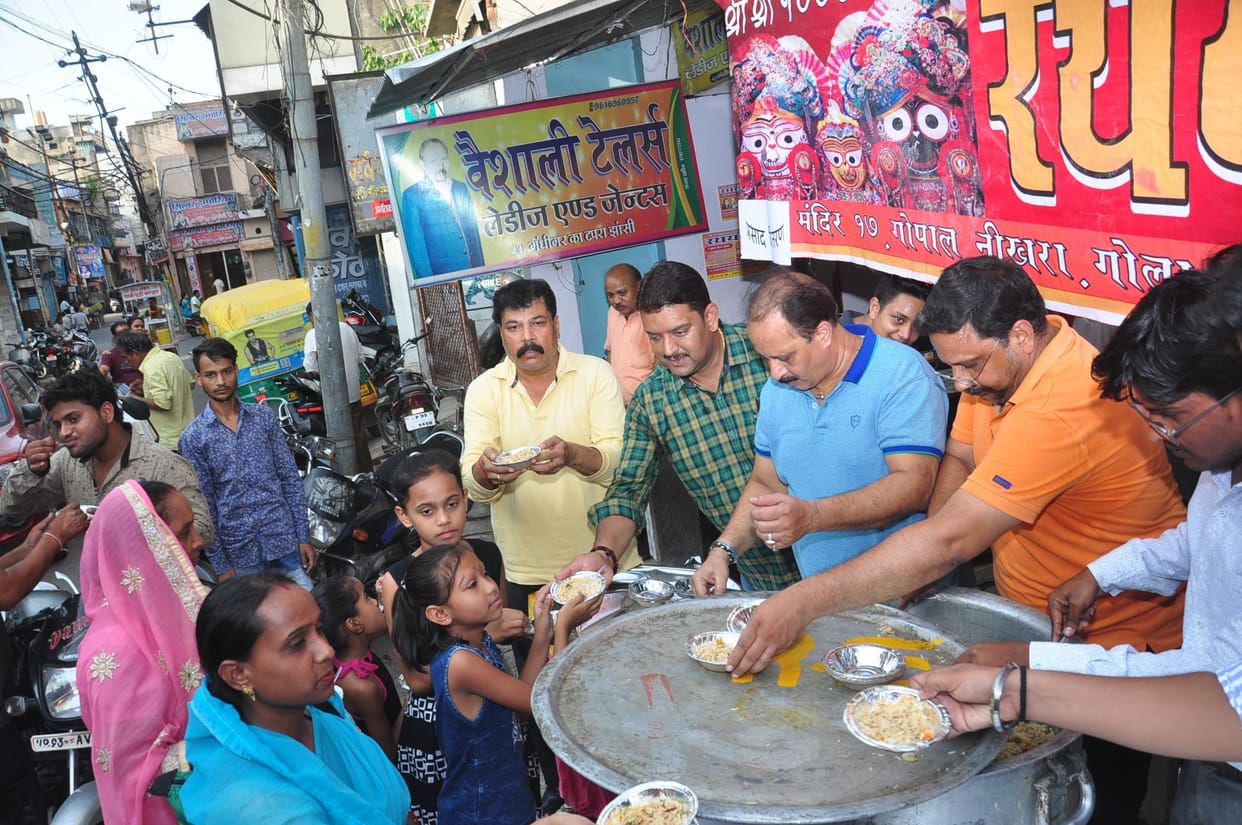 bhaat of jaggannath swami distributed  among devotees