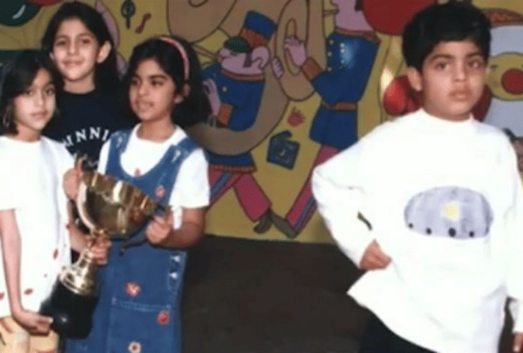 mukesh ambani daughter isha ambani and shloka mehta pictures