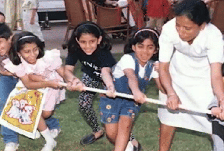 mukesh ambani daughter isha ambani and shloka mehta pictures