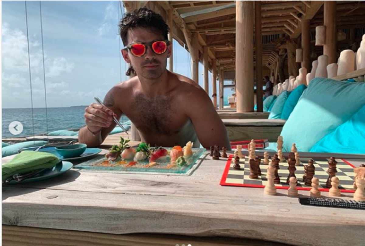 priyanka chopra sister in law sophie turner and joe jonas enjoying honeymoon in maldives