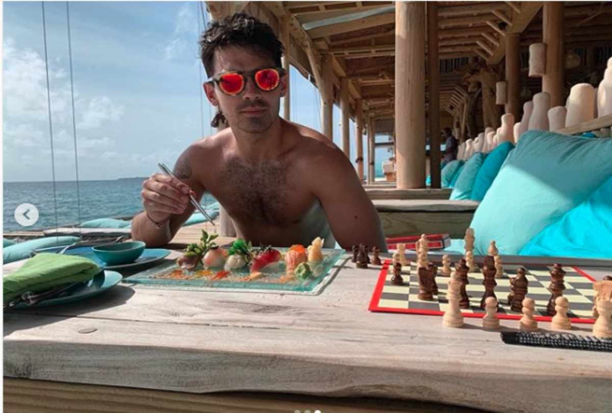 priyanka chopra sister in law sophie turner and joe jonas enjoying honeymoon in maldives
