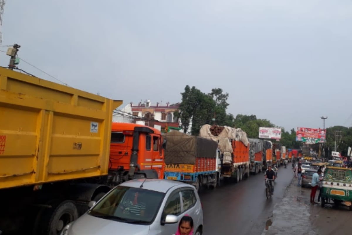 Kawad Yatra: Barricading started,traffic system failed on the first day in Meerut