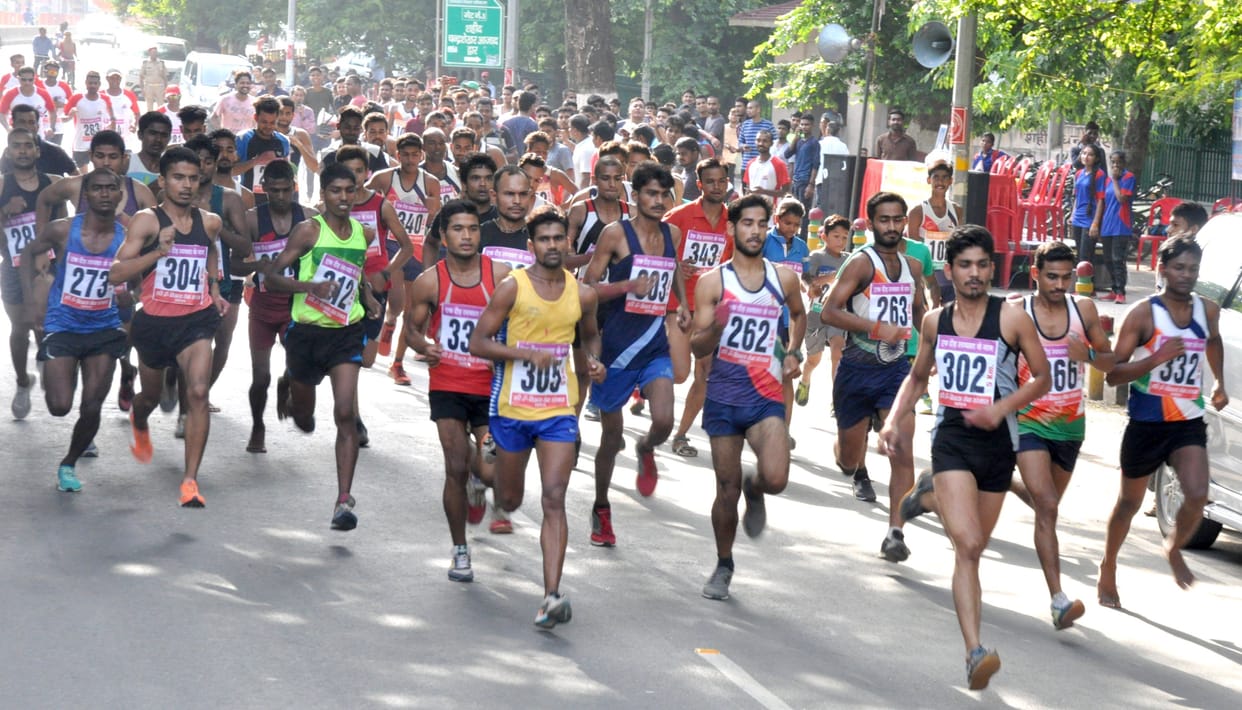 Ratnesh and Anjali won mini marathan.