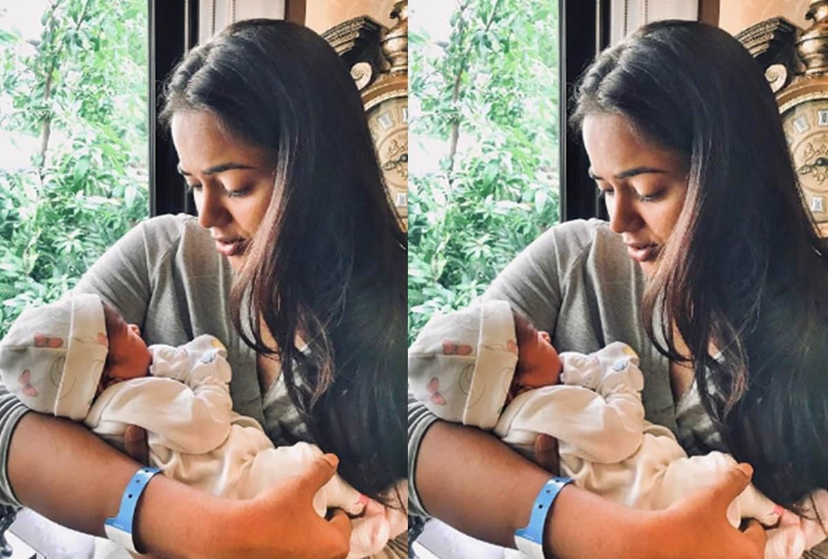 sameera reddy share her experience 5 days after delivering baby girl