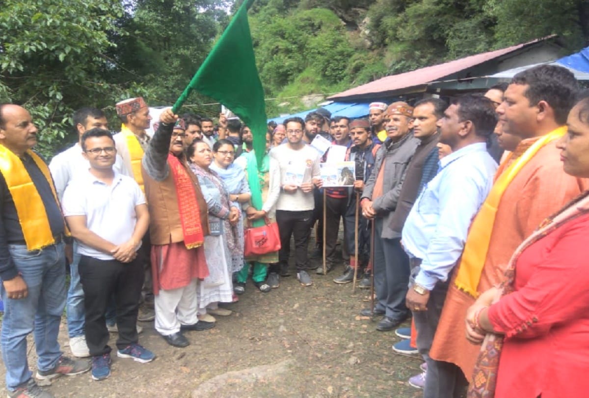 200 devotees left for Shrikhand Mahadev Yatra from anni kullu