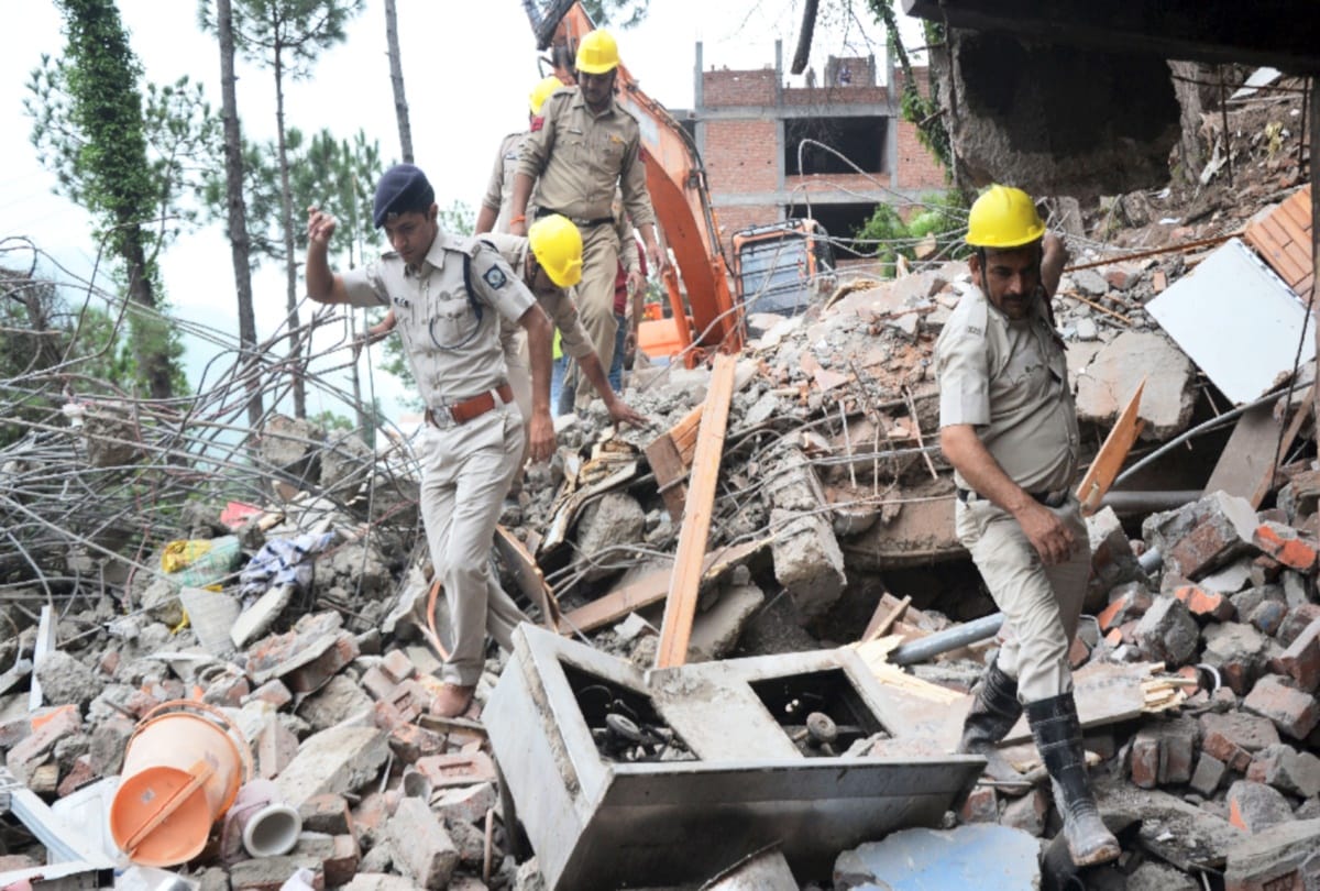fourteen people died including army personnel after building collapsed in kumarhatti solan himachal
