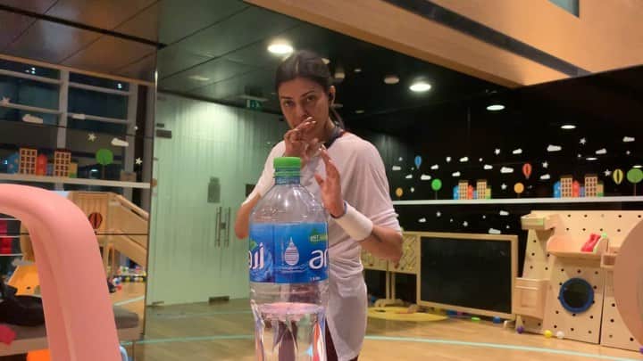 Bottle Cap Challenge Salman Khan to Akshay Kumar Tiger Shroff celebrities done this Challenge