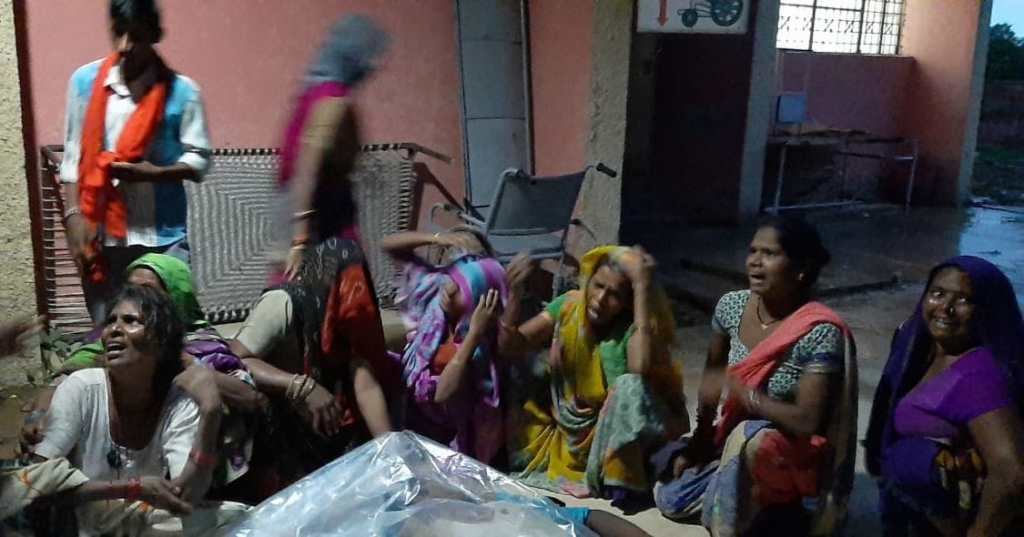 byke enter in dumper, husband and 2 childrens died