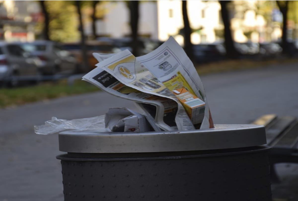 avoid north side to keep dustbin in house