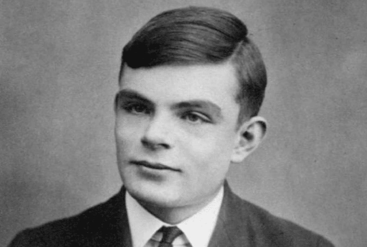 Second world war Code breaker Alan Turing's photo will will be seen on 50-pound UK note