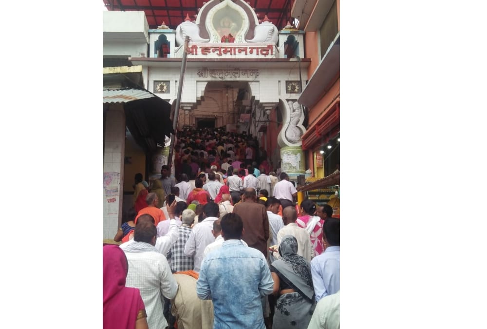 People worship on Guru Purnima.