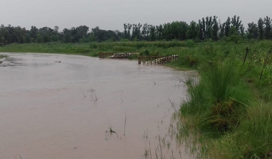 The embankment damaged by the boom of Malan