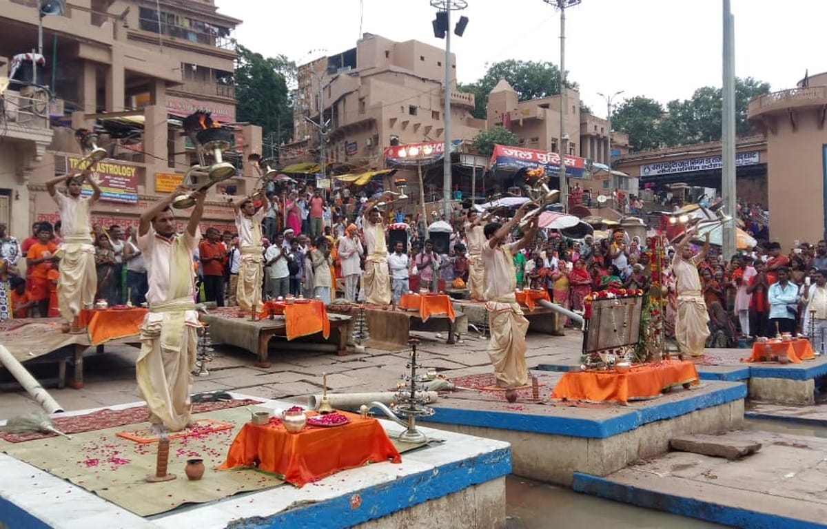 Chandra grahan 2019 : Ganga aarti timing change due to sootak in varanasi